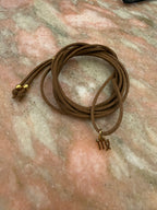 Nuvi choker Kira